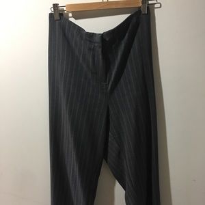 Ladies loose fit gray pinstripe dress slacks🤩